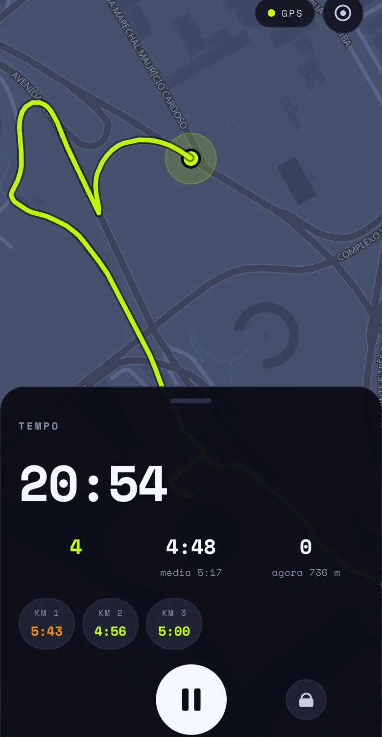 Tela da Longa gravando uma corrida com GPS, mostrando ritmo e distância